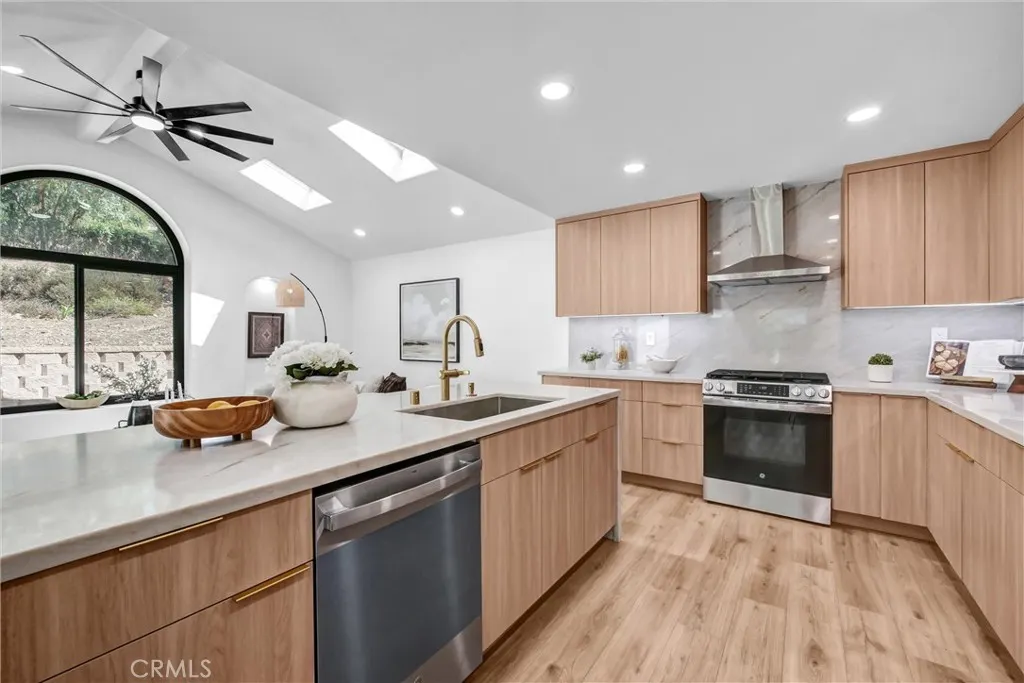 403 W 5th