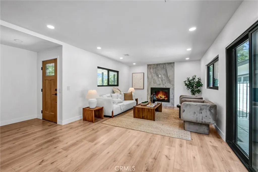 403 W 5th
