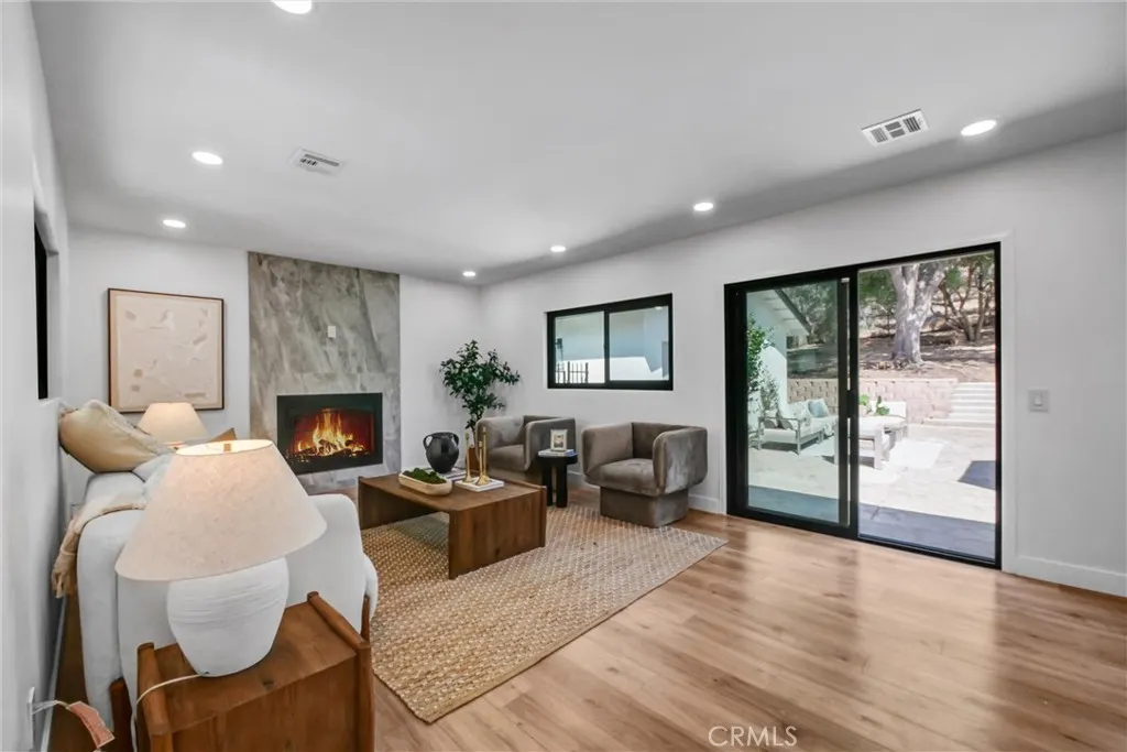 403 W 5th