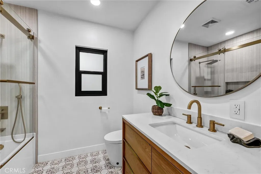 403 W 5th