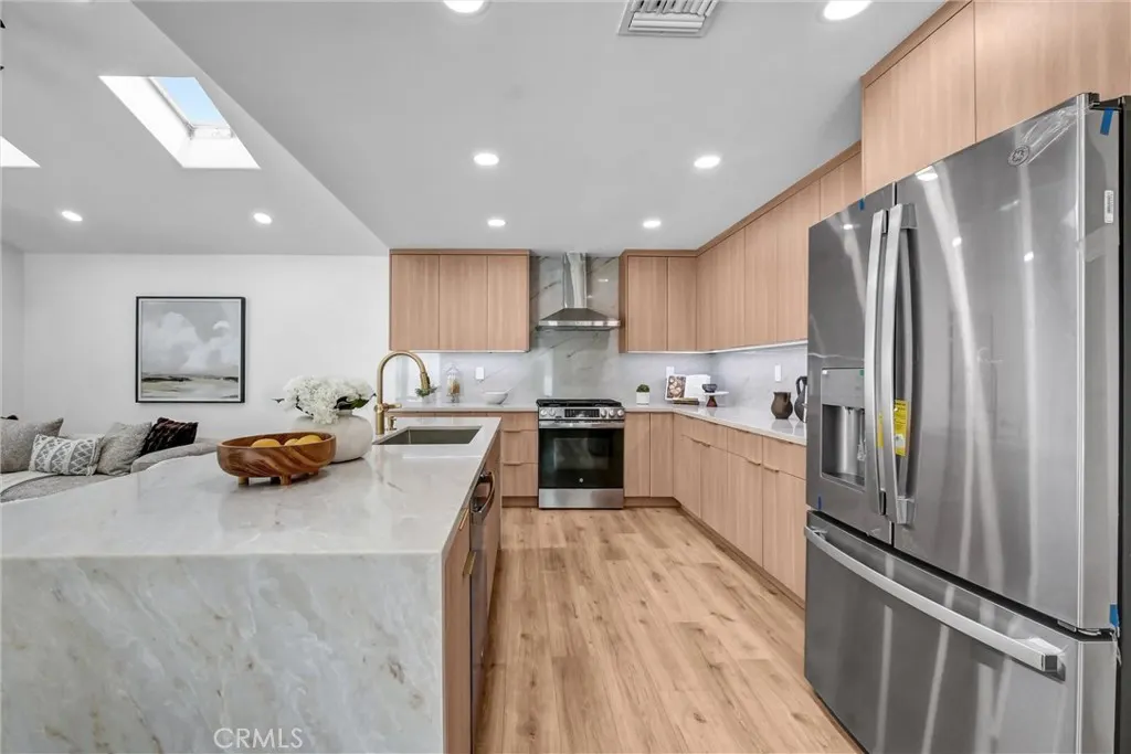 403 W 5th