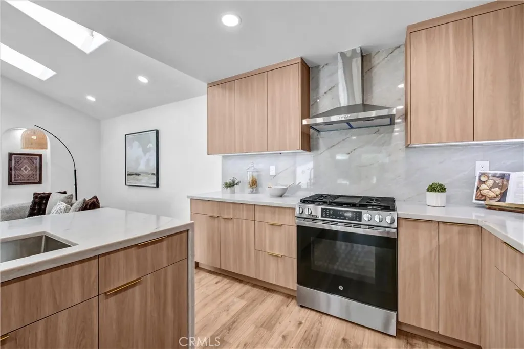 403 W 5th