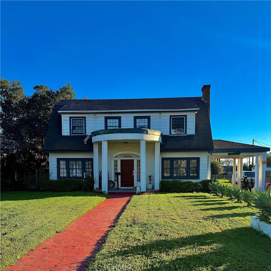 534 E Foothill