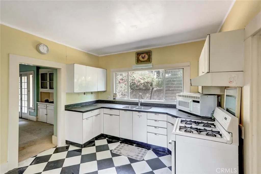 1012 Glencoe Heights Drive