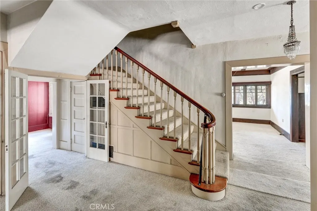 1012 Glencoe Heights Drive