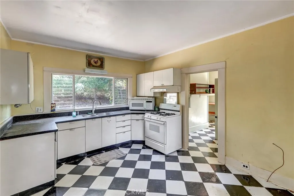 1012 Glencoe Heights Drive