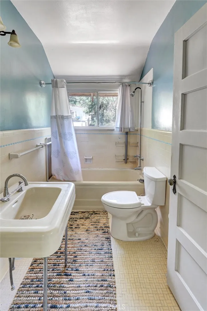 1012 Glencoe Heights Drive