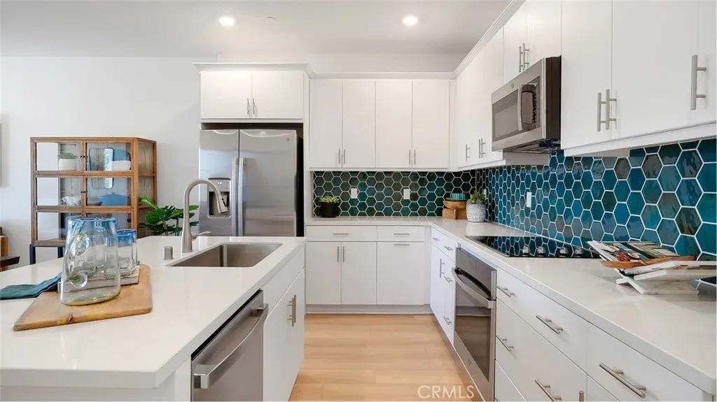 3192 Homestead Paseo