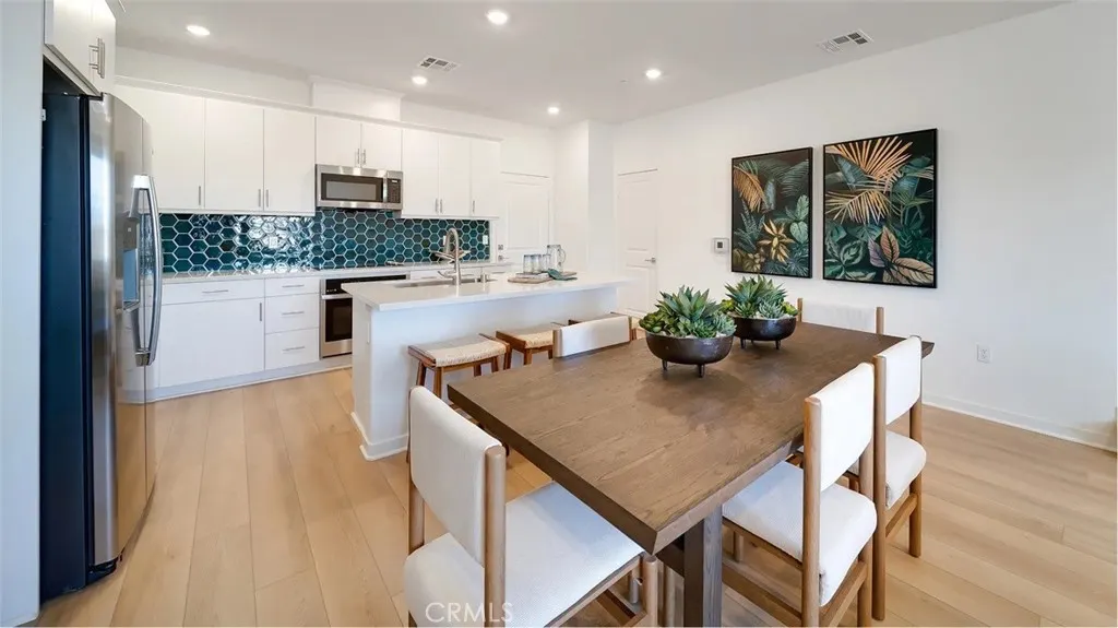 3192 Homestead Paseo