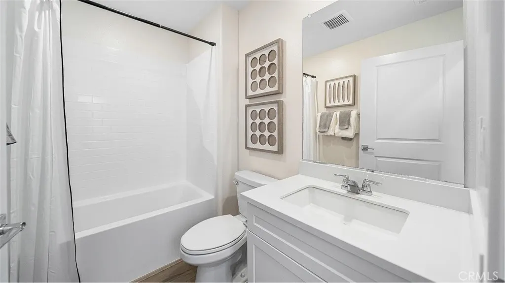 3282 Floral Paseo