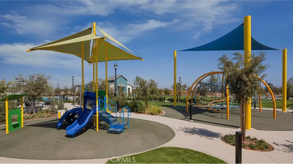 2552 E Lincoln Paseo