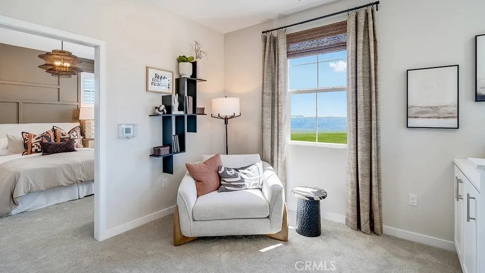 2552 E Lincoln Paseo