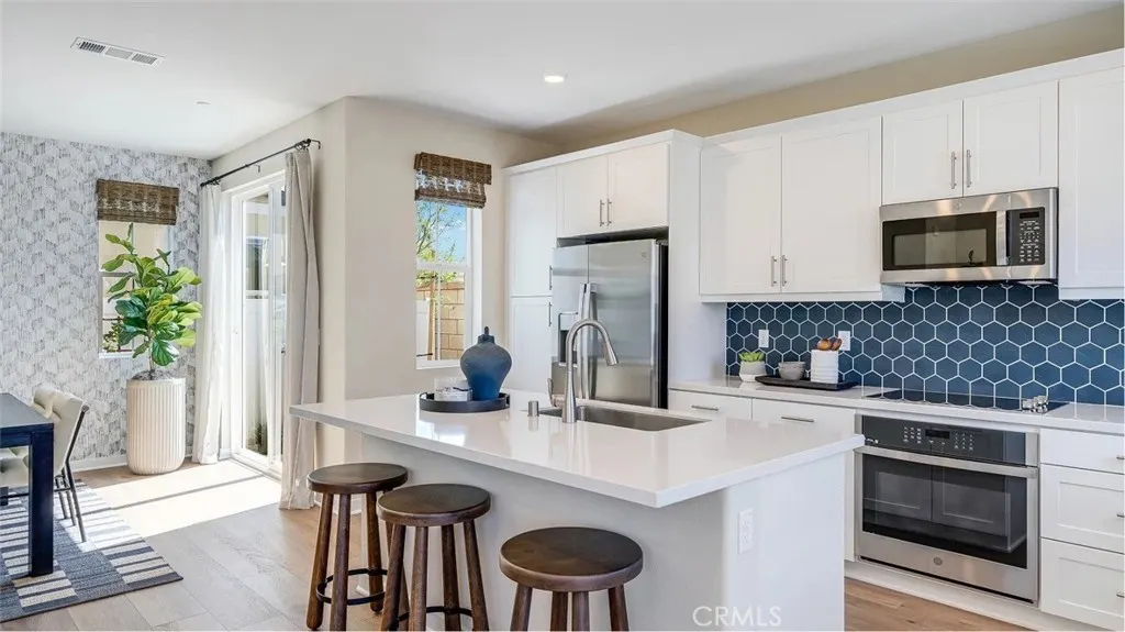 2612 E Forest Paseo