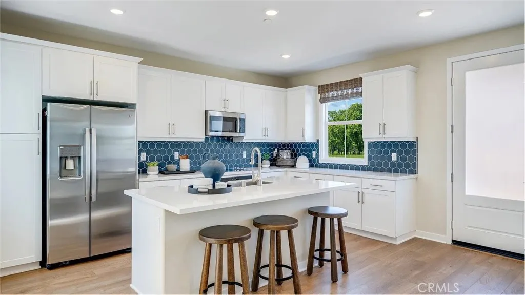 2612 E Forest Paseo
