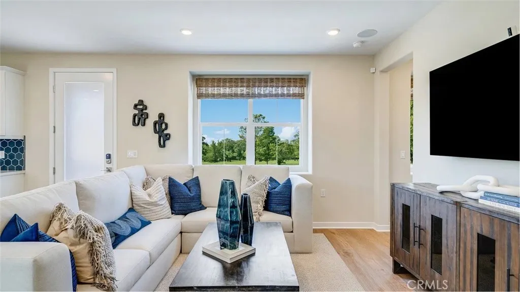 2612 E Forest Paseo