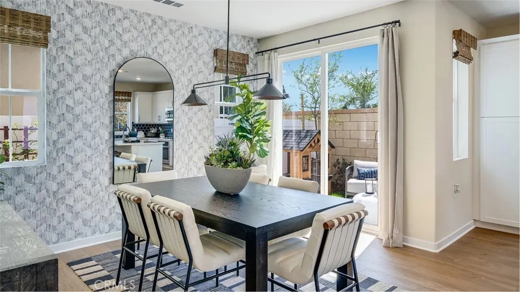 2612 E Forest Paseo