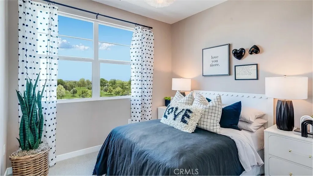 2573 E Lincoln Paseo