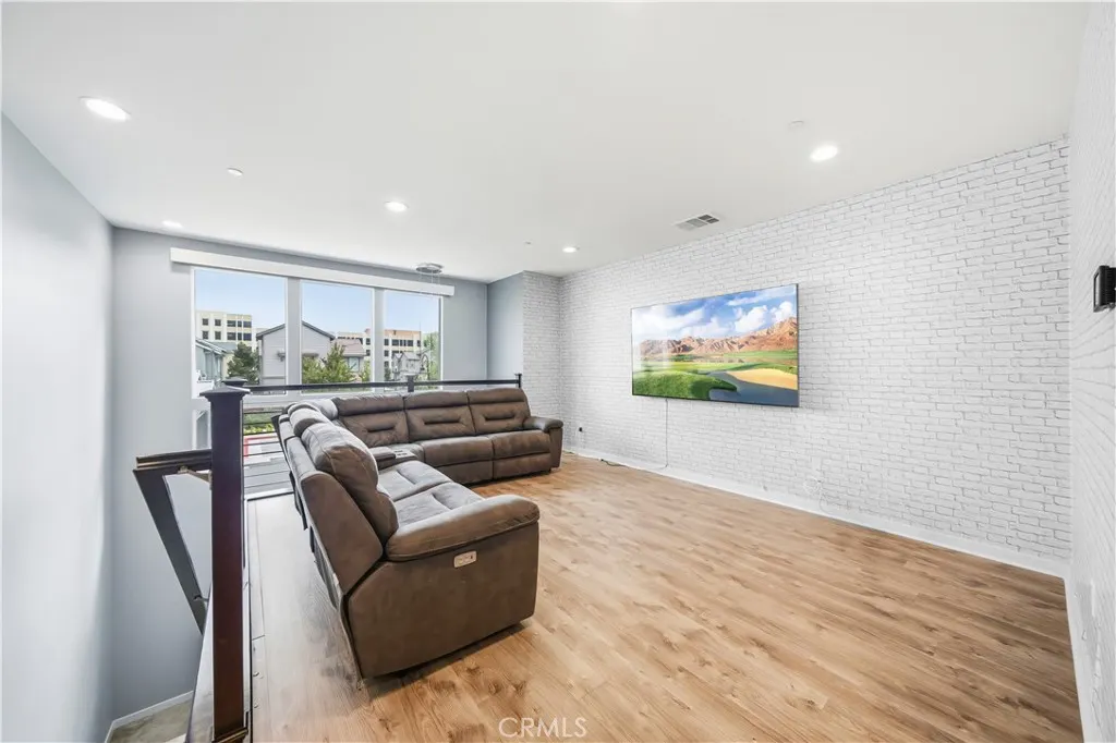 8847 Jacaranda