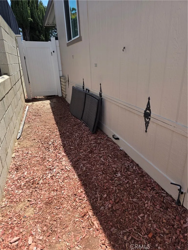 1051 Site #209