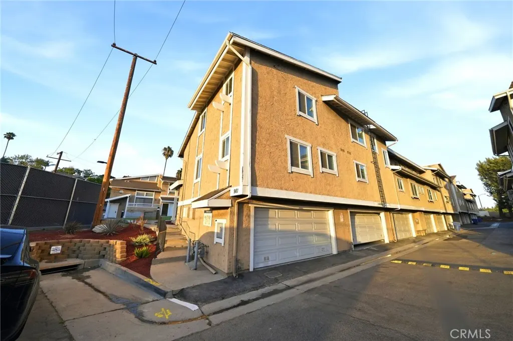 981 W Imperial Hwy #23