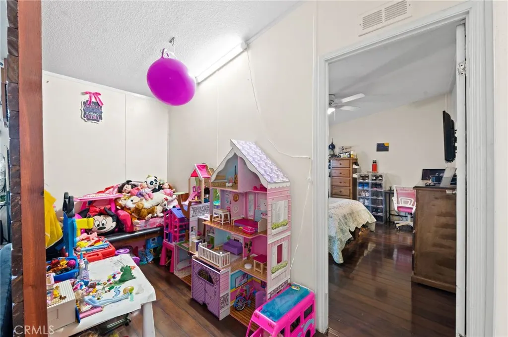 1700 South Glendora Ave #9