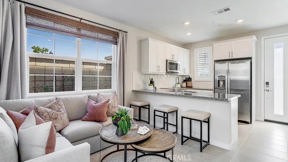 4552 S Forsyth Paseo