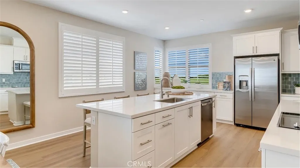 2637 E Lincoln Paseo