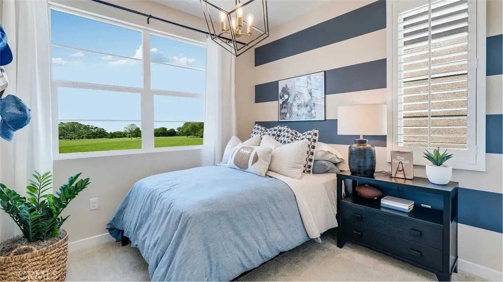 2637 E Lincoln Paseo