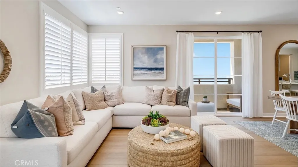 2637 E Lincoln Paseo