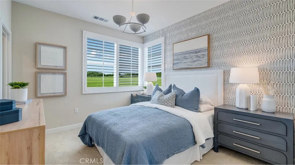 2637 E Lincoln Paseo