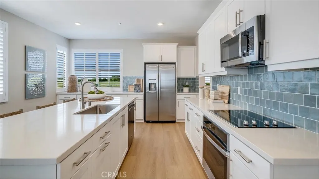 2637 E Lincoln Paseo