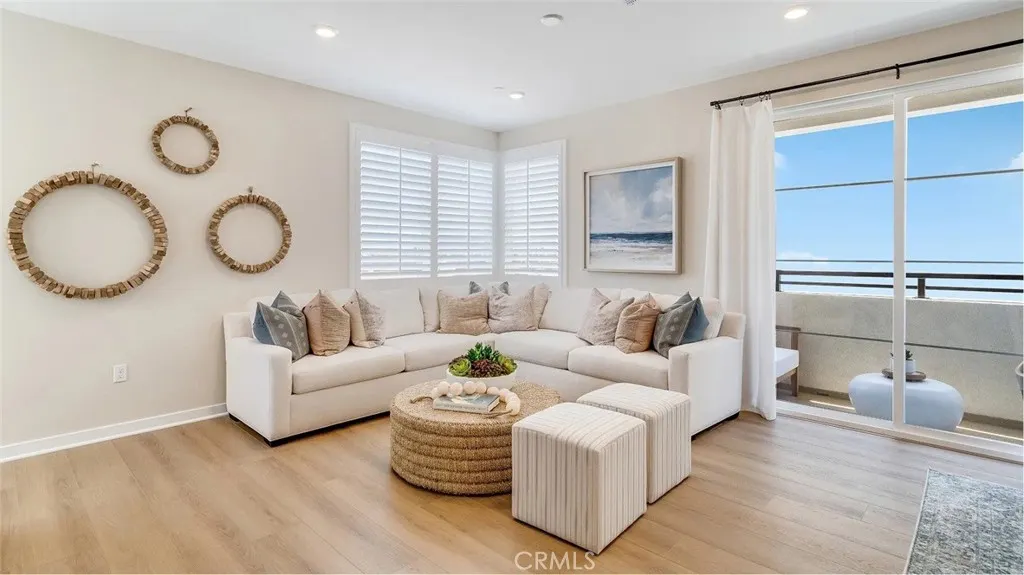 2637 E Lincoln Paseo