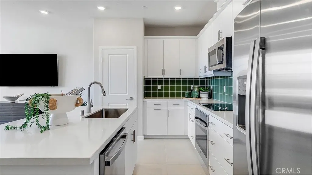 3164 Homestead Paseo