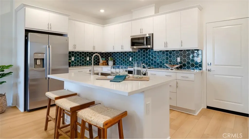 3176 Homestead Paseo