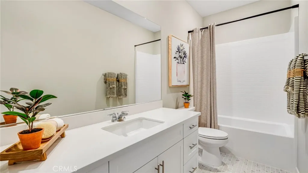 2881 E Amberley Privado