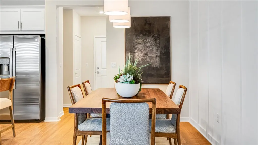 2881 E Amberley Privado