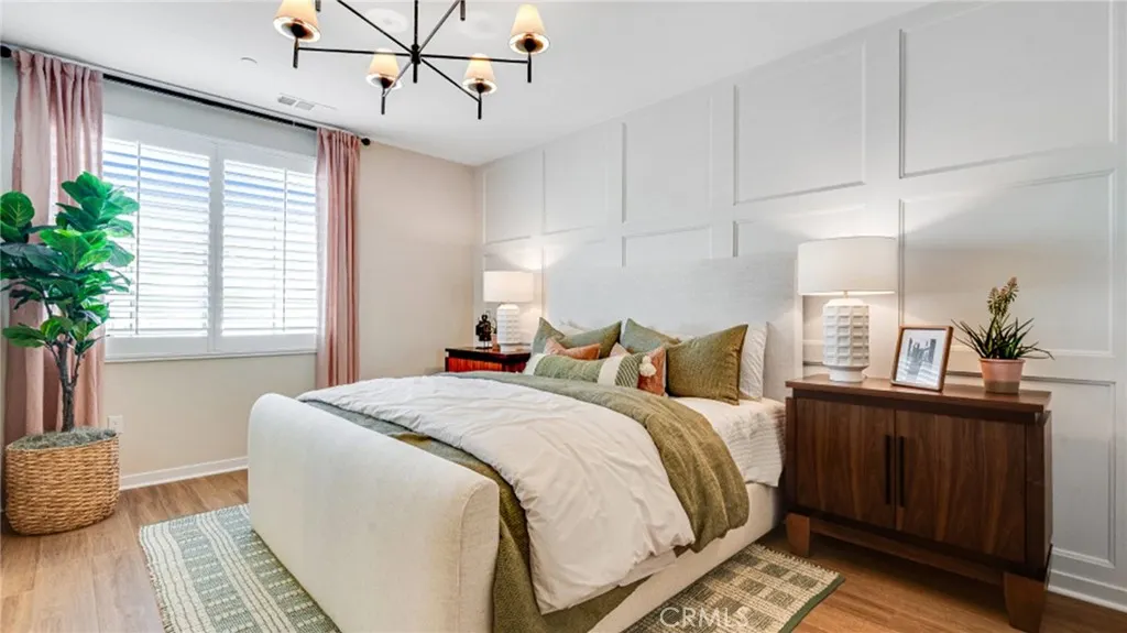 2881 E Amberley Privado