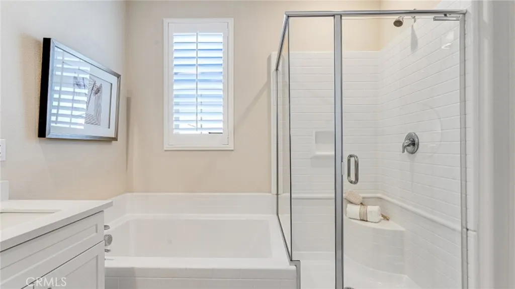 2881 E Amberley Privado