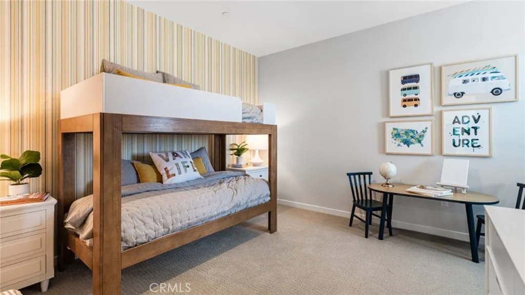 2887 E Amberley Privado