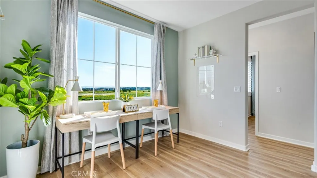 2887 E Amberley Privado