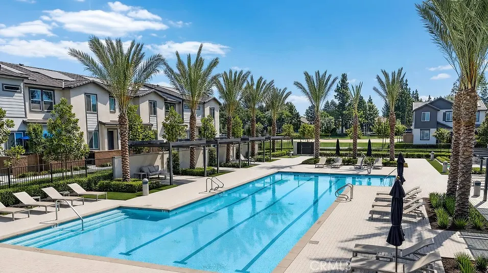 3172 Homestead Paseo