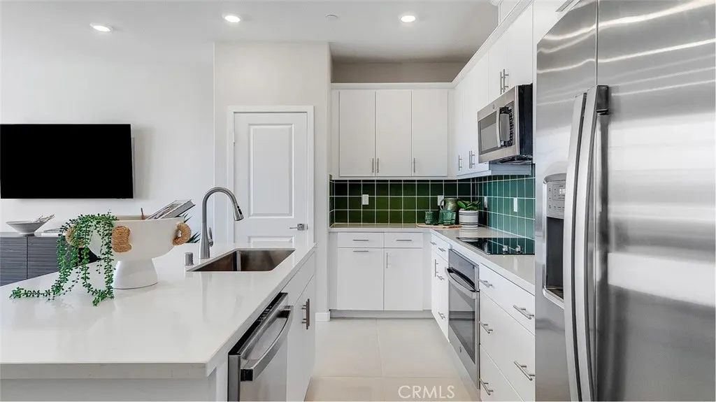 3172 Homestead Paseo