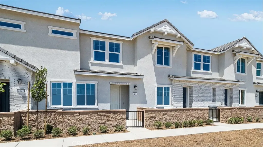 3172 Homestead Paseo