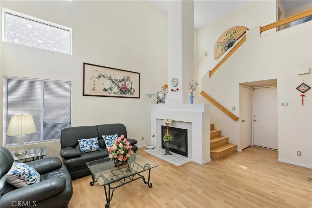 827 Oakhurst Drive
