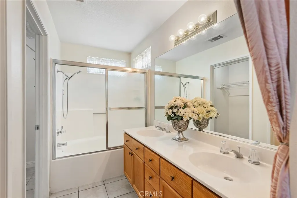 827 Oakhurst Drive
