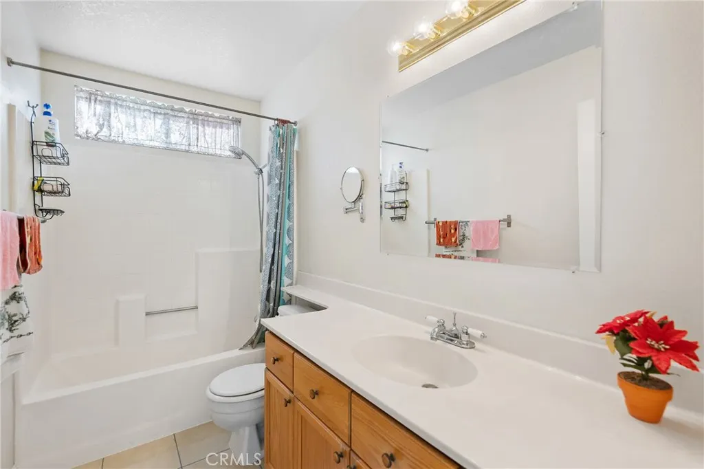 827 Oakhurst Drive