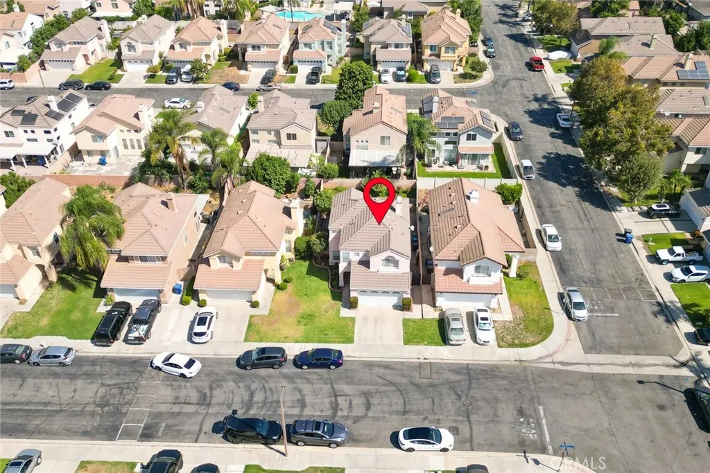 827 Oakhurst Drive