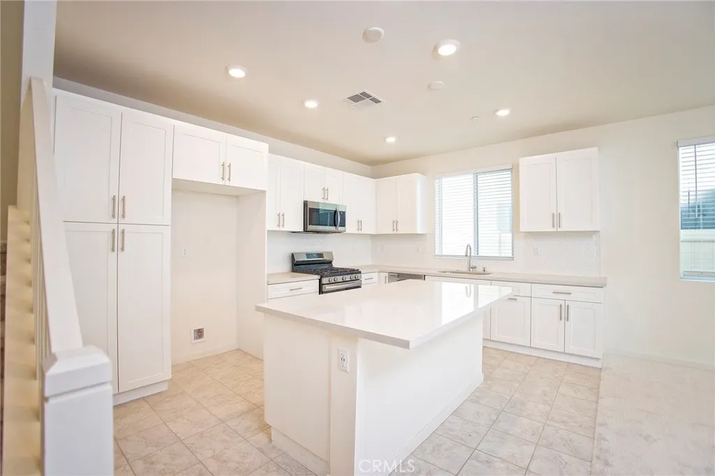 3672 S Brunswick Paseo