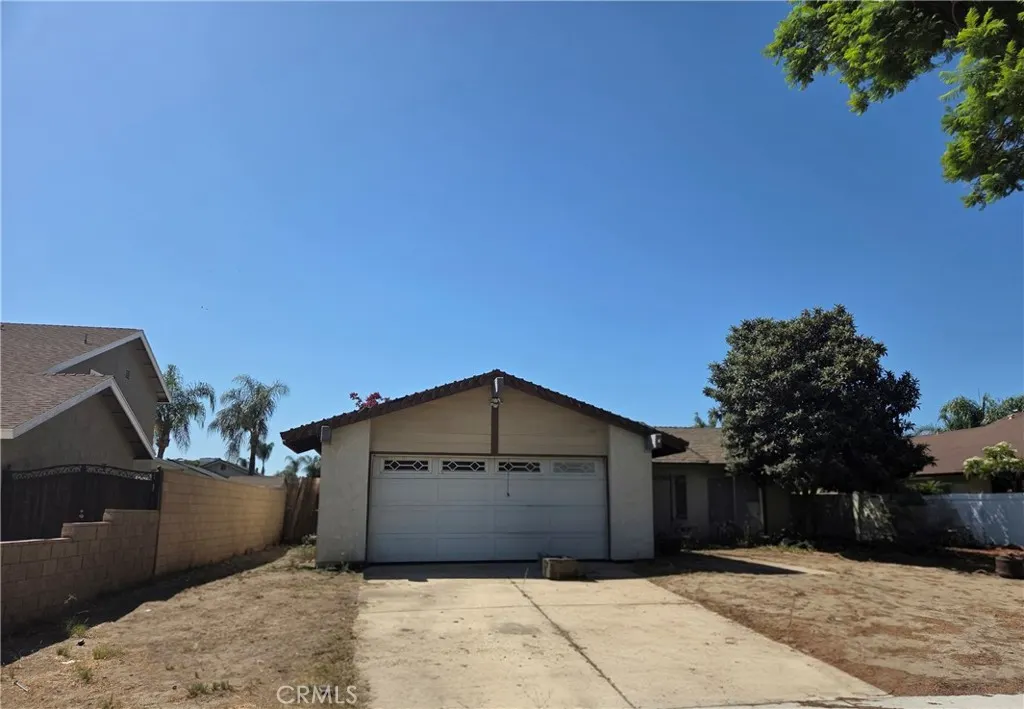 554 E Fairfield Court