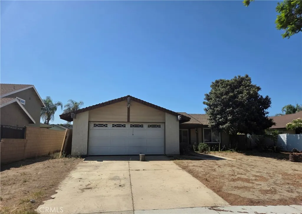 554 E Fairfield Court